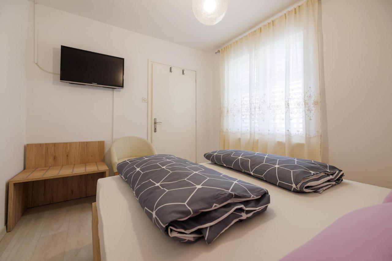 Apartments Lovorik Veglia Exterior foto
